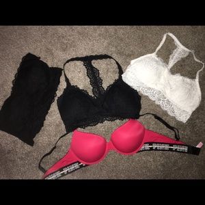 Four pack of bras!!